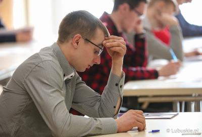 Uczestnicy Olimpiady Młodych Producentów Rolnych w Sali Kolumnowej Urzędu Marszałkowskiego Województwa Lubuskiego w Zielonej Górze 
