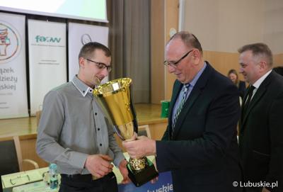 Zwycięzca finału wojewódzkiego Olimpiady Młodych Producentów Rolnych w Sali Kolumnowej Urzędu Marszałkowskiego Województwa Lubuskiego w Zielonej Górze 