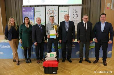 Zwycięzca finału wojewódzkiego Olimpiady Młodych Producentów Rolnych w Sali Kolumnowej Urzędu Marszałkowskiego Województwa Lubuskiego w Zielonej Górze 
