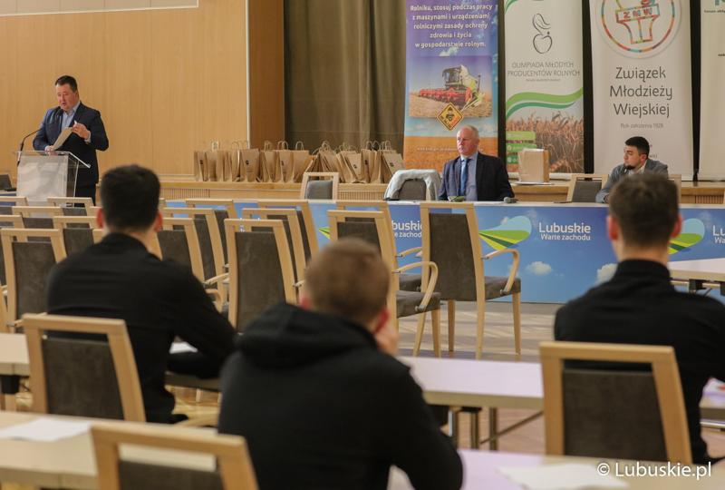 Otwarcie Olimpiady Młodych Producentów Rolnych w Sali Kolumnowej Urzędu Marszałkowskiego Województwa Lubuskiego w Zielonej Górze