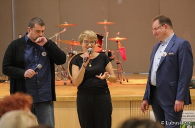 Marszałek Elżbieta Anna Polak na Dniu Kobiet w urzędzie marszałkowskim 