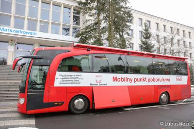 Krwiobus pod urzędem marszałkowskim