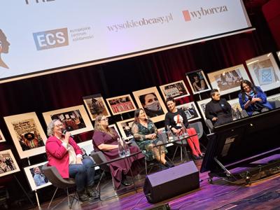 Panel dyskusyjny "Lepiej razem – o współpracy środowiska aktywistycznego i samorządu lokalnego" z udziałem strajkowiczek z kolektywów OSK działających w różnych miastach w Polsce: Ewy Kacak-Niemczuk (Piaseczno), Kingi Gęsickiej-Biały (Bolesławiec), Agnieszki Czeredereckiej (Warszawa), Hanny Kustry (Rybnik), Zofii Szozdy (Zielona Góra). Prowadząca: Marta Lempart