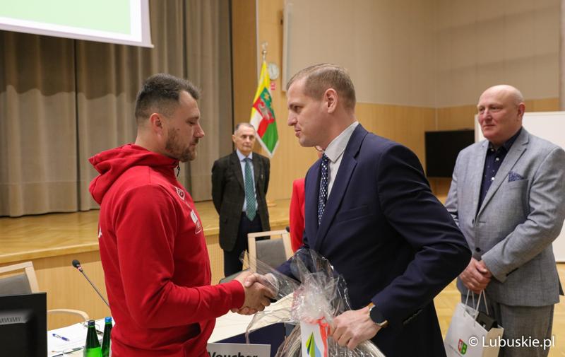 Wicemarszałek Łukasz Porycki i Marcin Oleksy