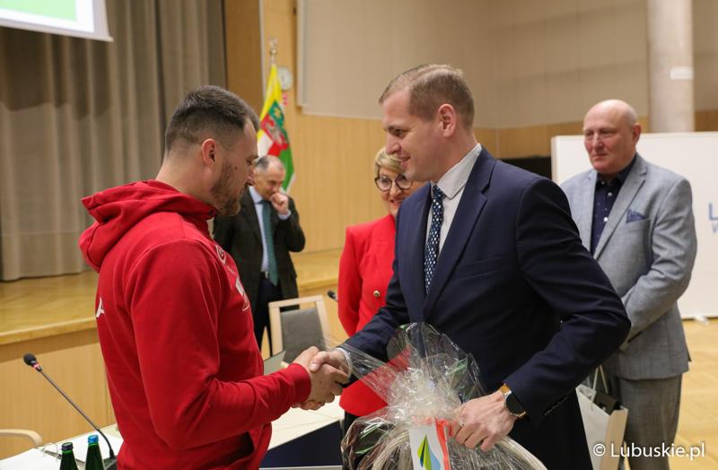 Wicemarszałek Łukasz Porycki i Marcin Oleksy