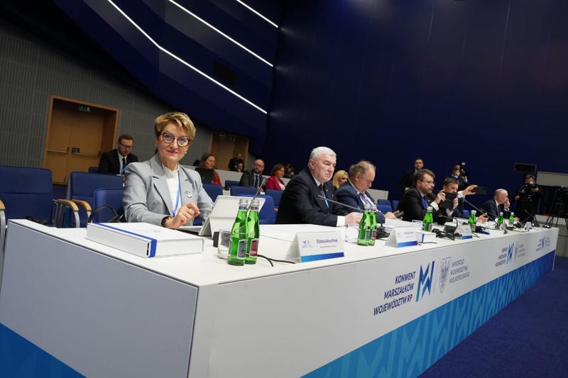Opis: Konwent Marszałków Województw RP w Poznaniu. Na zdjęciu marszałek Elżbieta Anna Polak.