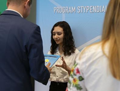 21 marca 2023 r. w Urzędzie Marszałkowskim Województwa Lubuskiego w Zielonej Górze odbyło się uroczyste wręczenie dyplomów stypendystom projektu Lubuskie Talenty - Program Stypendialny oraz Lubuscy Zawodowcy współfinansowanych ze środków Europejskiego Funduszu Społecznego w ramach Regionalnego Programu Operacyjnego - Lubuskie 2020