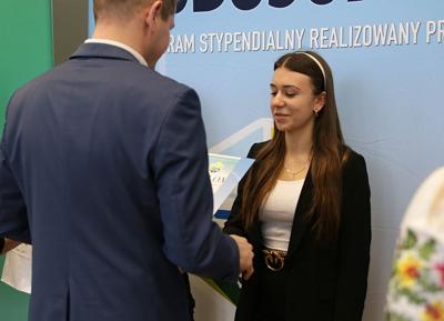 21 marca 2023 r. w Urzędzie Marszałkowskim Województwa Lubuskiego w Zielonej Górze odbyło się uroczyste wręczenie dyplomów stypendystom projektu Lubuskie Talenty - Program Stypendialny oraz Lubuscy Zawodowcy współfinansowanych ze środków Europejskiego Funduszu Społecznego w ramach Regionalnego Programu Operacyjnego - Lubuskie 2020