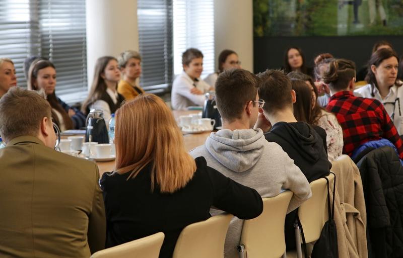 21 marca 2023 r. w Urzędzie Marszałkowskim Województwa Lubuskiego w Zielonej Górze odbyło się uroczyste wręczenie dyplomów stypendystom projektu Lubuskie Talenty - Program Stypendialny oraz Lubuscy Zawodowcy współfinansowanych ze środków Europejskiego Funduszu Społecznego w ramach Regionalnego Programu Operacyjnego - Lubuskie 2020