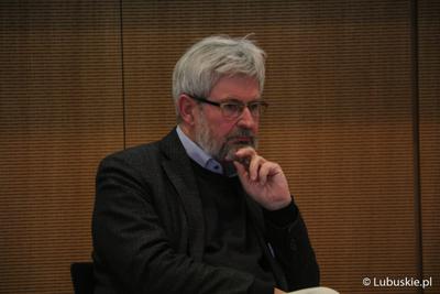 Uczestnilk konferencji we Frankfurcie nad Odrą dotyczącej przyszłości Odry w kontekście zabezpieczenia jej przed powtórną katastrofą ekologiczną. 