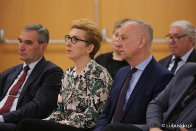 Uczestnicy konferencji pt. „Polska wieś popegeerowska po 30 latach transformacji” w Sali Kolumnowej Urzędu Marszałkowskiego Województwa Lubuskiego w Zielonej Górze