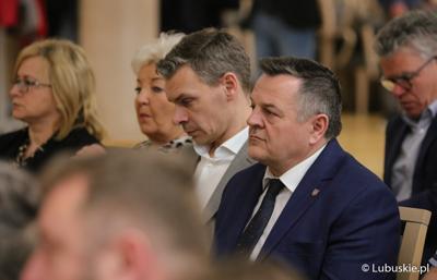 Uczestnicy konferencji pt. „Polska wieś popegeerowska po 30 latach transformacji” w Sali Kolumnowej Urzędu Marszałkowskiego Województwa Lubuskiego w Zielonej Górze