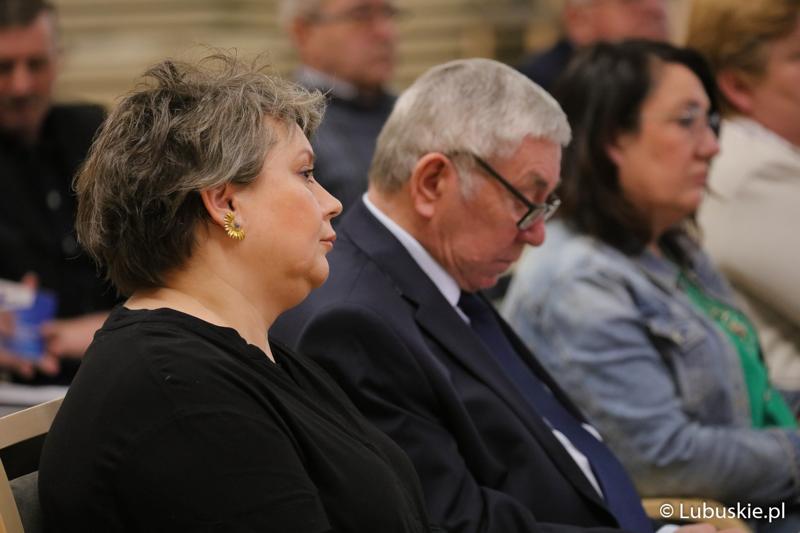 Uczestnicy konferencji pt. „Polska wieś popegeerowska po 30 latach transformacji” w Sali Kolumnowej Urzędu Marszałkowskiego Województwa Lubuskiego w Zielonej Górze