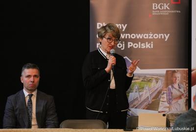 Marszałek Elżbieta Anna Polak podczas spotkania dla przedsiębiorców w ramach cyklu „Business & Breakfast” na Zamku Piastowskim w Krośnie Odrzańskim 