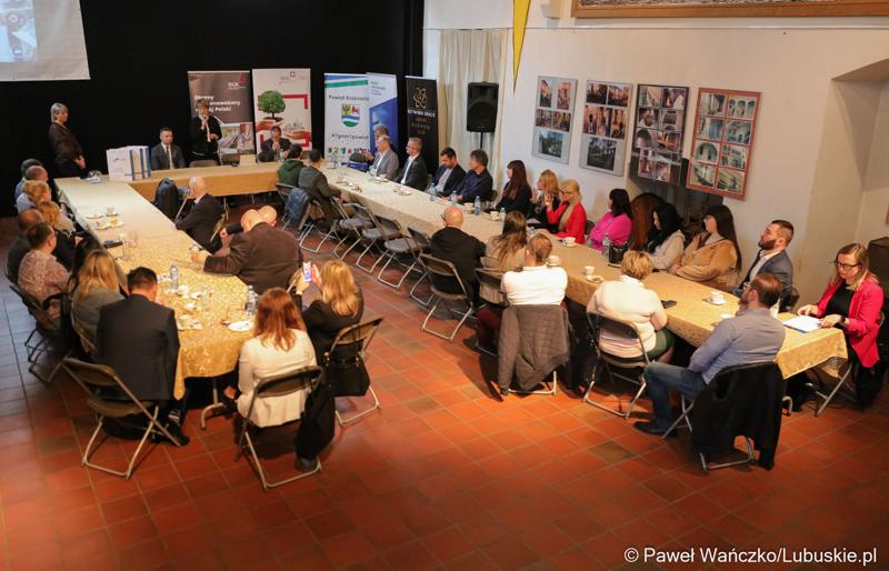 Spotkanie dla przedsiębiorców w ramach cyklu „Business & Breakfast” na Zamku Piastowskim w Krośnie Odrzańskim