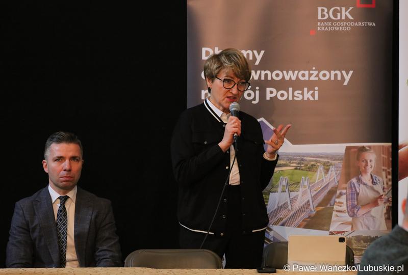 Marszałek Elżbieta Anna Polak podczas spotkania dla przedsiębiorców w ramach cyklu „Business & Breakfast” na Zamku Piastowskim w Krośnie Odrzańskim