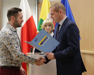 31 marca 2023 r. w Sali Kolumnowej w Urzędzie Marszałkowskim Województwa Lubuskiego odbyło się I posiedzenie Komitetu Monitorującego program Fundusze Europejskie dla Lubuskiego 2021-2027. 