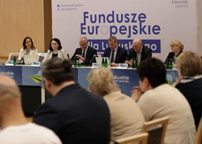 31 marca 2023 r. w Sali Kolumnowej w Urzędzie Marszałkowskim Województwa Lubuskiego odbyło się I posiedzenie Komitetu Monitorującego program Fundusze Europejskie dla Lubuskiego 2021-2027. 