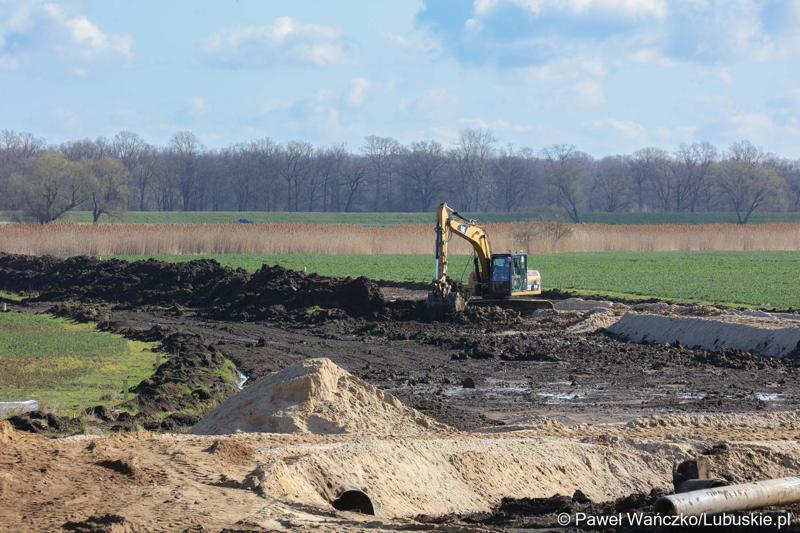 Budowa ostatniego, trzeciego odcinka budowy południowej obwodnicy Nowej Soli. Inwestycja o wartości około  40 mln zł jest realizowana zgodnie z planem.