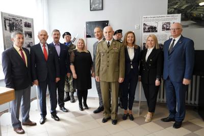 Obchody 131. rocznicy urodzin gen. Stanisława Maczka w Zespole Szkolno-Przedszkolnym nr 5 w Żaganiu, którego częścią jest Publiczna Szkoła Podstawowa nr 5 im. 1 Dywizji Pancernej pod dowództwem gen. S. Maczka