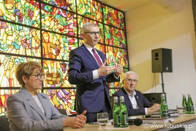 Spotkanie z mieszkańcami - przemawia K. Kwiatkowski
