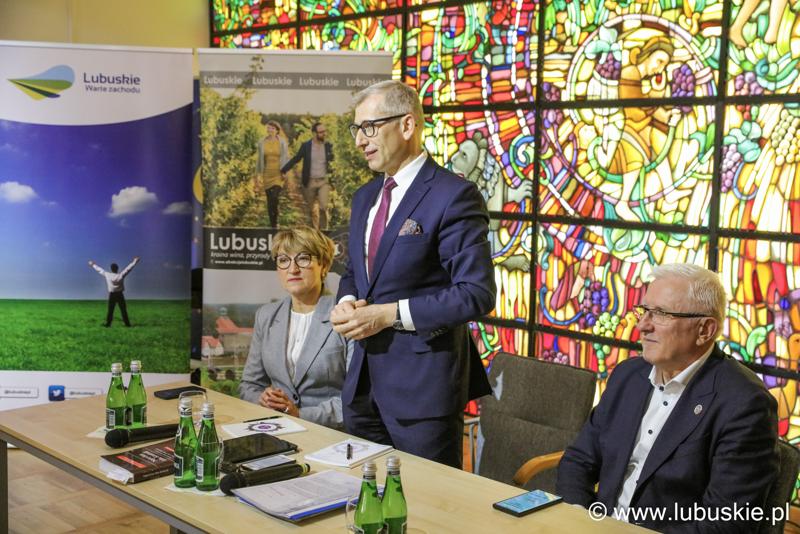 Spotkanie z mieszkańcami - przemawia K. Kwiatkowski