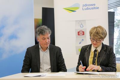 Konferencja prasowa dotycząca in vitro - podpisanie umowy