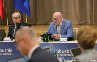 Prezydium Sejmiku Województwa Lubuskiego: przewodniczący Wacław Maciuszonek oraz wiceprzewodniczący Mirosław Marcinkiewicz 