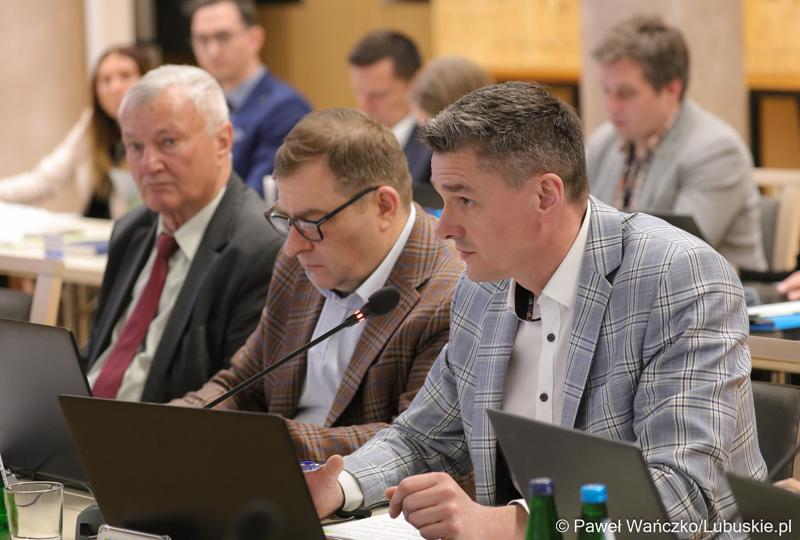Radni podczas LII sesji Sejmiku Województwa Lubuskiego