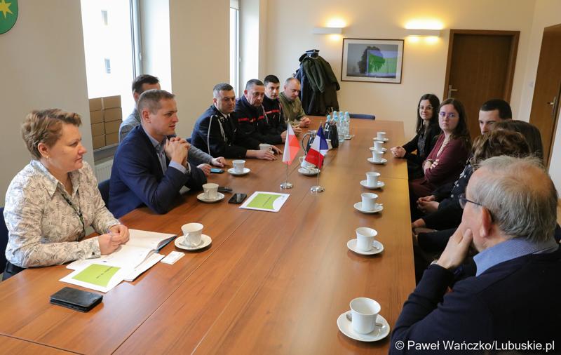 Wicemarszałek Łukasz Porycki gościł delegację strażaków z Burgundii, odbywających wizytę studyjną w województwie lubuskim.
