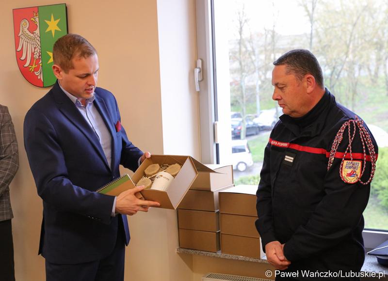 Wicemarszałek Łukasz Porycki gościł delegację strażaków z Burgundii, odbywających wizytę studyjną w województwie lubuskim.