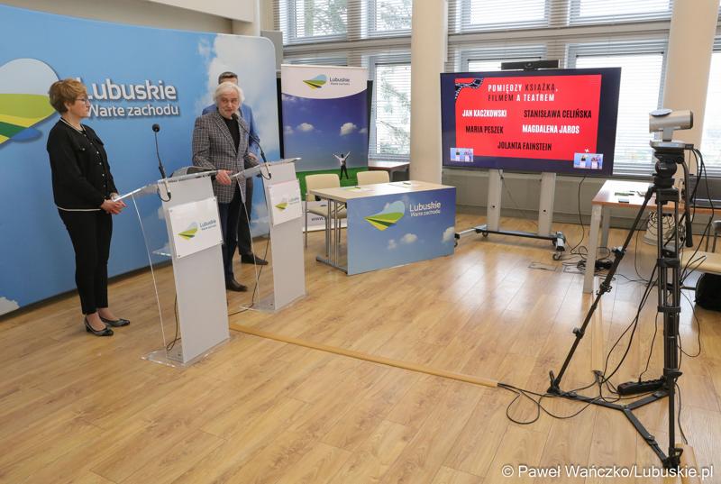 Uczestnicy konferencji prasowej dot. 9. (12.) Festiwalu Filmu, Teatru i Książki Kozzi Pieczka Chęciński.