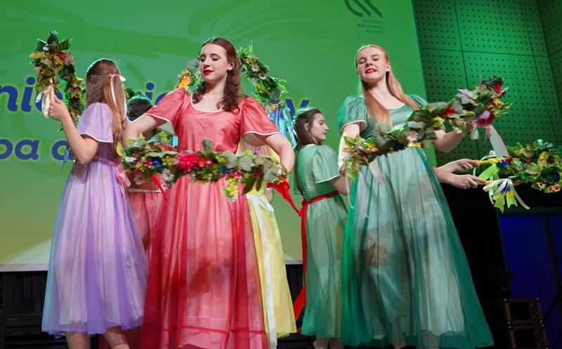 22 kwietnia 2023 r. w sali Centrum Kreatywnej Kultury przy Regionalnym Centrum Animacji Kultury w Zielonej Górze Lubuski Zespół Pieśni i Tańca im. Ludwika Figasa porwał publiczność taneczno-muzycznym widowiskiem „Koncert Wiosenny”