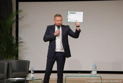 Spotkanie poprowadził dziennikarz Bartek Jędrzejak.