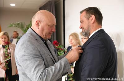 Podczas Lubuskiego Forum Zdrowia zostały przyznane również odznaki honorowe „Za Zasługi dla Województwa Lubuskiego”. Otrzymali je: Katarzyna Ewa Barny, Urszula Kawalec-Hurny, Piotr Petrasz oraz Grzegorz Zioła. Odznaczenia wręczyli marszałek Elżbieta Anna Polak i przewodniczący Sejmiku Województwa Lubuskiego Wacław Maciuszonek.