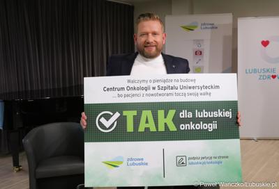 Dziennikarz Bartek Jędrzejak