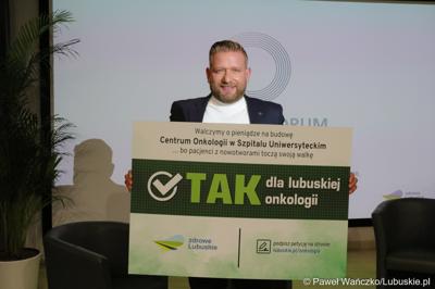 Dziennikarz Bartek Jędrzejak
