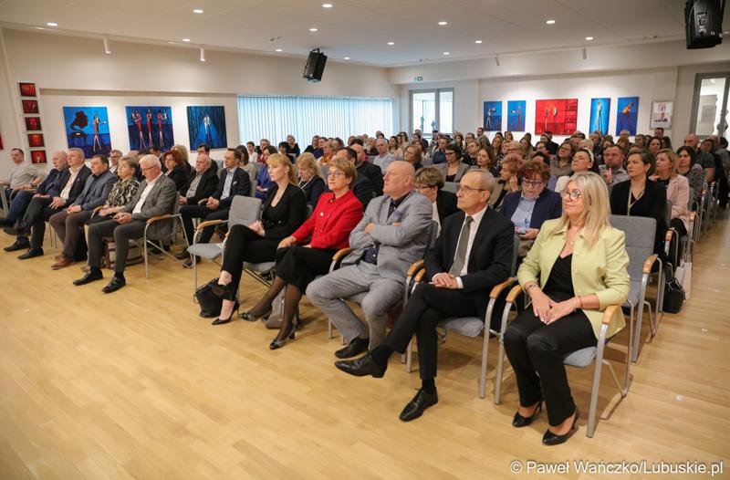 Uczestnicy Lubuskiego Forum Zdrowia w Muzeum Ziemi Lubuskiej w Zielonej Górze