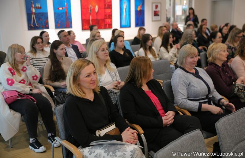 Uczestnicy Lubuskiego Forum Zdrowia w Muzeum Ziemi Lubuskiej w Zielonej Górze