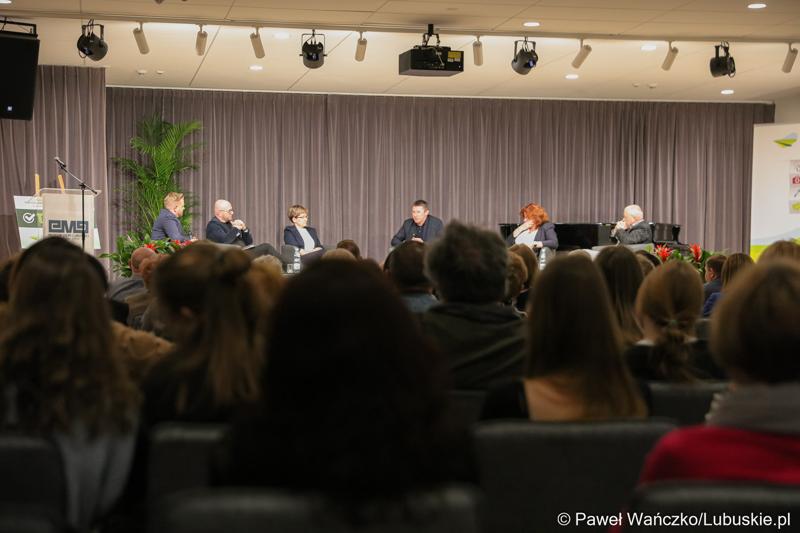 Uczestnicy panelu dyskusyjnego podczas Lubuskiego Forum Zdrowia w Muzeum Ziemi Lubuskiej w Zielonej Górze