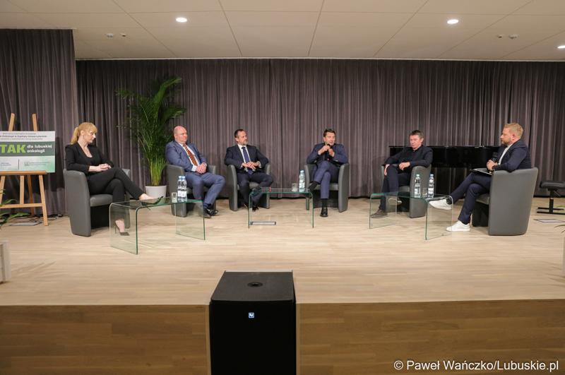 Uczestnicy panelu dyskusyjnego podczas Lubuskiego Forum Zdrowia w Muzeum Ziemi Lubuskiej w Zielonej Górze