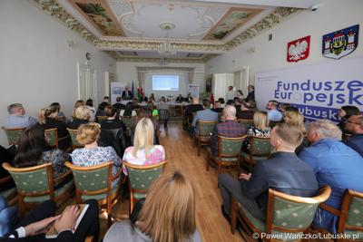 Spotkanie informacyjne nt. głównych założeń programu Fundusze Europejskie dla Lubuskiego 2021-2027 w Krosnie Odrz.