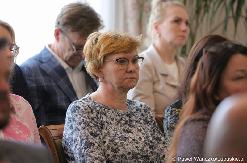 Uczestnicy spotkania informacyjnego nt. głównych założeń programu Fundusze Europejskie dla Lubuskiego 2021-2027 w Krosnie Odrz.