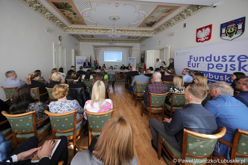 Spotkanie informacyjne nt. głównych założeń programu Fundusze Europejskie dla Lubuskiego 2021-2027 w Krosnie Odrz.