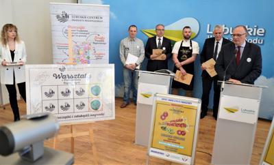 26 kwietnia 2023 r. w Sali Kolumnowej Urzędu Marszałkowskiego Województwa Lubuskiego odbyła się konferencja prasowa inaugurująca kolejny, 3. sezon Warsztatów z Producentami Regionalnymi, organizowanych przez Lubuskie Centrum Produktu Regionalnego