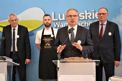 26 kwietnia 2023 r. w Sali Kolumnowej Urzędu Marszałkowskiego Województwa Lubuskiego odbyła się konferencja prasowa inaugurująca kolejny, 3. sezon Warsztatów z Producentami Regionalnymi, organizowanych przez Lubuskie Centrum Produktu Regionalnego