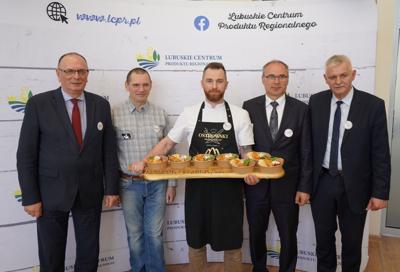 26 kwietnia 2023 r. w Sali Kolumnowej Urzędu Marszałkowskiego Województwa Lubuskiego odbyła się konferencja prasowa inaugurująca kolejny, 3. sezon Warsztatów z Producentami Regionalnymi, organizowanych przez Lubuskie Centrum Produktu Regionalnego