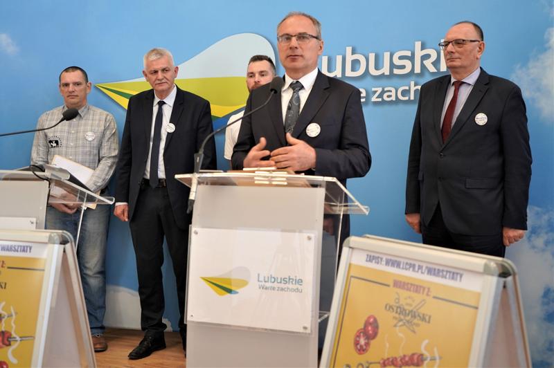 26 kwietnia 2023 r. w Sali Kolumnowej Urzędu Marszałkowskiego Województwa Lubuskiego odbyła się konferencja prasowa inaugurująca kolejny, 3. sezon Warsztatów z Producentami Regionalnymi, organizowanych przez Lubuskie Centrum Produktu Regionalnego