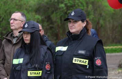 Uroczystość przekazania nowego wozu bojowego dla OSP w Otyniu