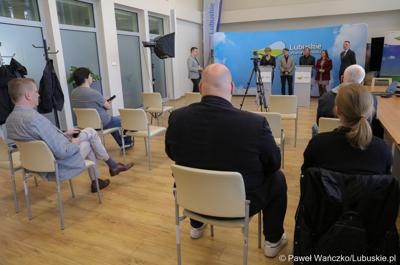  Uczestnicy konferencji prasowej na temat III Lubuskiego Festiwalu Otwartych Piwnic i Winnic 2023